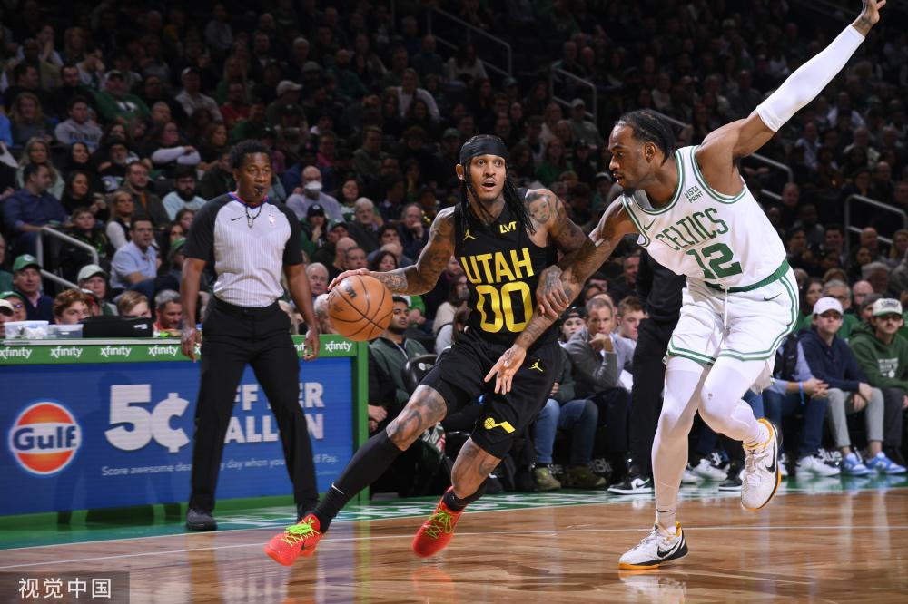 通过詹姆斯 通过詹姆斯